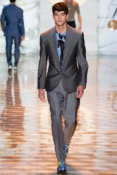 Look 30